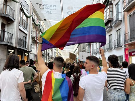 bares gays granada|Guía Gay de Granada: bares, clubes y saunas LGTBIQ+